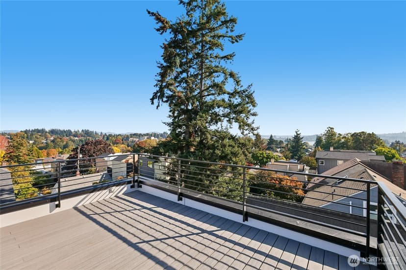 Property photo for 5044 35th Avenue NE, Seattle photo 3