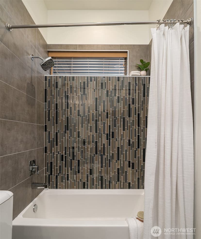 Property photo for 464 NE Maple Leaf Place #B, Seattle photo 22
