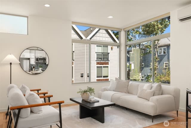 Property photo for 464 NE Maple Leaf Place #B, Seattle photo 4