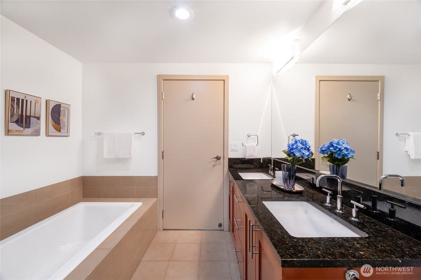 Property photo for 10650 NE 9th Place #723, Bellevue photo 16