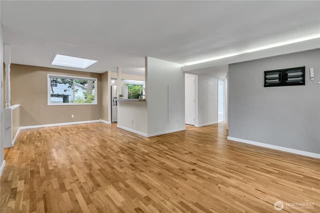 Property photo for 16325 SE 27th Street, Bellevue photo 3