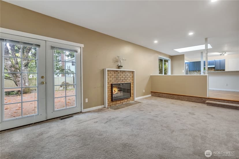 Property photo for 16325 SE 27th Street, Bellevue photo 12