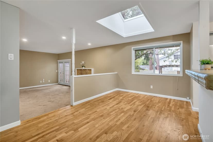 Property photo for 16325 SE 27th Street, Bellevue photo 6