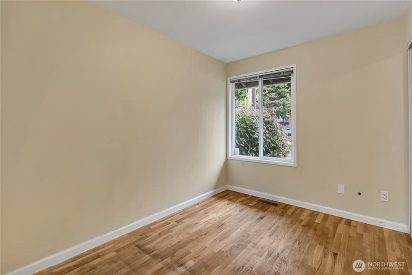 Property photo for 16325 SE 27th Street, Bellevue photo 21