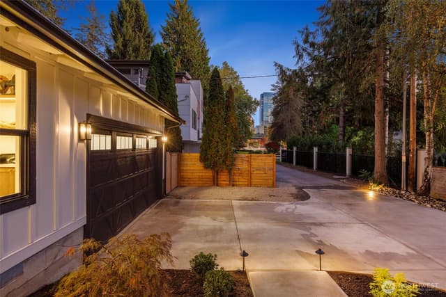 Property photo for 10836 NE 12th Place, Bellevue photo 2