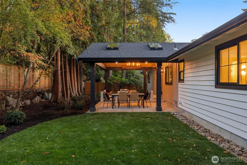 Property photo for 10836 NE 12th Place, Bellevue photo 32