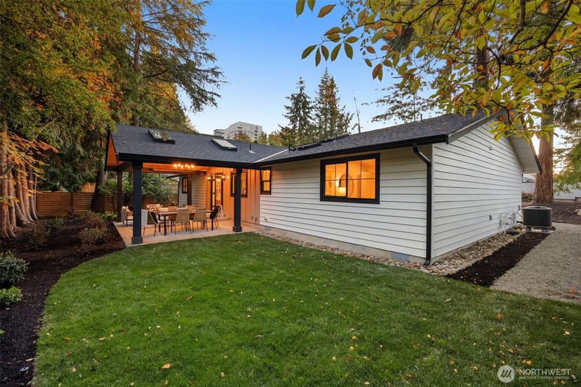 Property photo for 10836 NE 12th Place, Bellevue photo 31