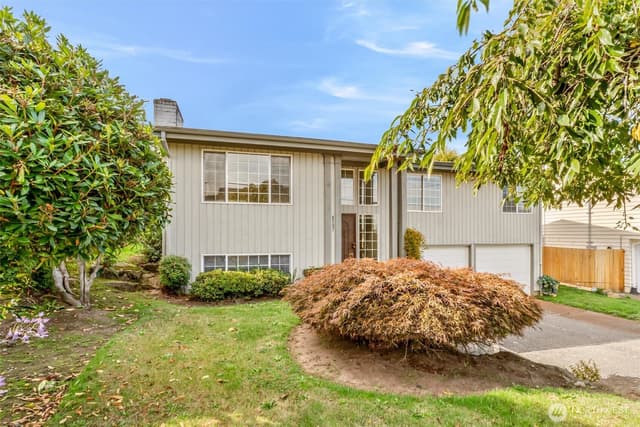 Property photo for 8507 39th Avenue S, Seattle photo 2