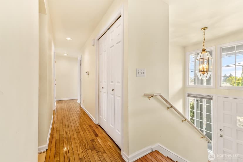 Property photo for 8507 39th Avenue S, Seattle photo 19
