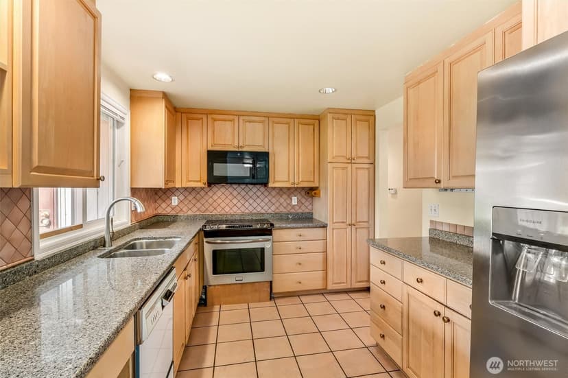Property photo for 8507 39th Avenue S, Seattle photo 16