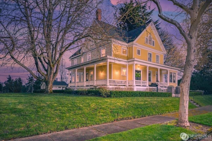 Property photo for 4200 Washington Avenue W, Seattle