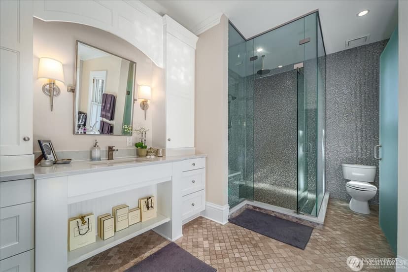 Property photo for 4200 Washington Avenue W, Seattle photo 13