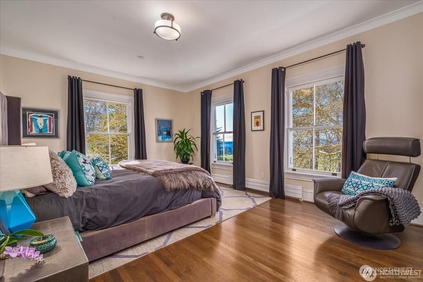 Property photo for 4200 Washington Avenue W, Seattle photo 12