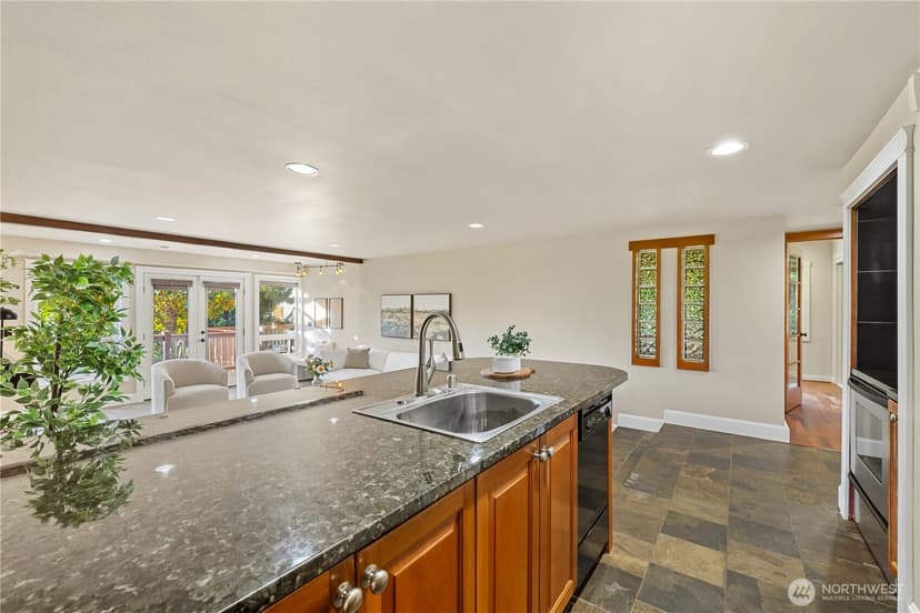 Property photo for 8619 NE 24th Street, Clyde Hill photo 27