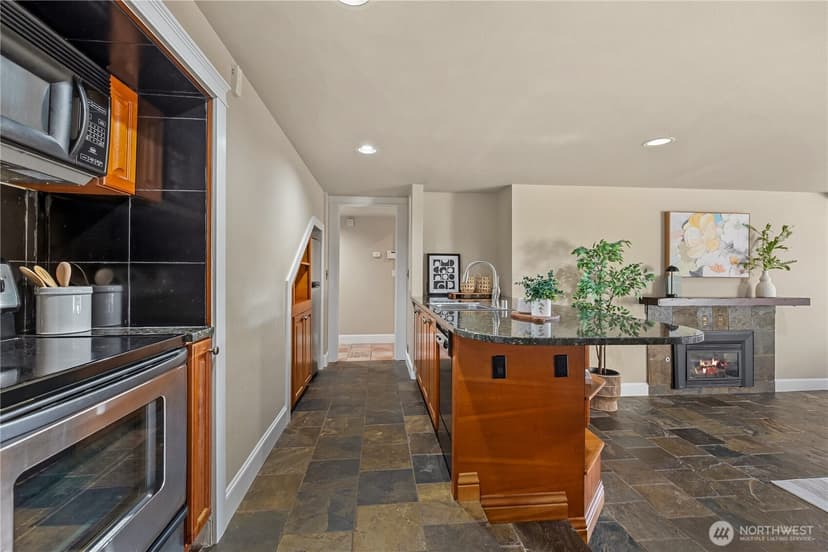 Property photo for 8619 NE 24th Street, Clyde Hill photo 28