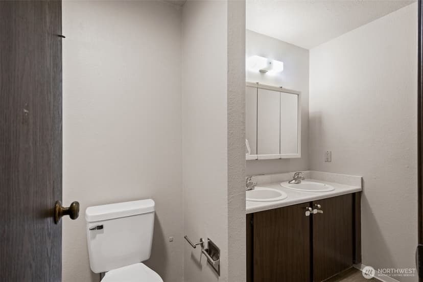 Property photo for 4308 NE Sunset Boulevard #T2, Renton photo 22