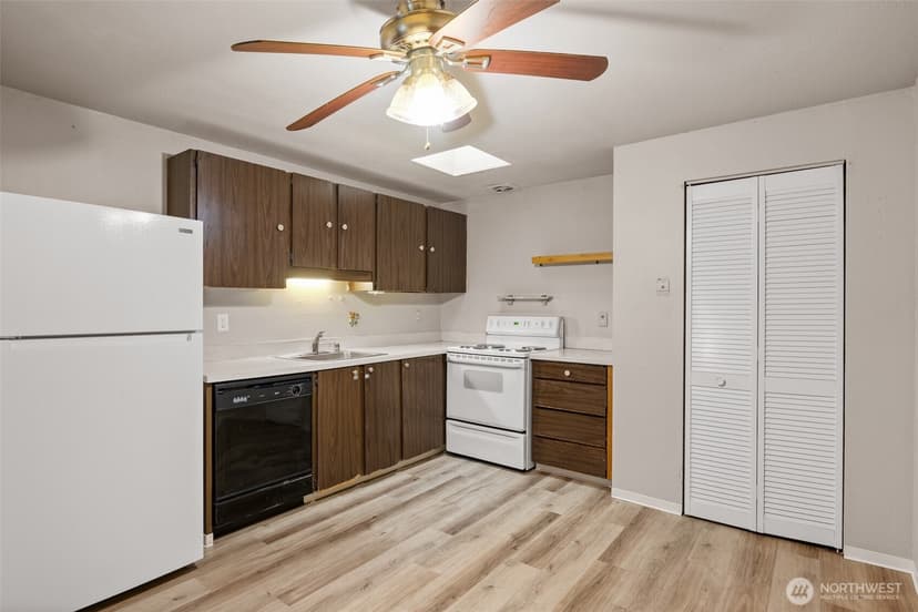 Property photo for 4308 NE Sunset Boulevard #T2, Renton photo 8