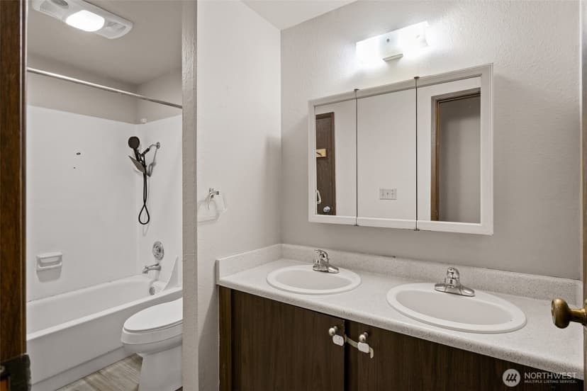 Property photo for 4308 NE Sunset Boulevard #T2, Renton photo 20