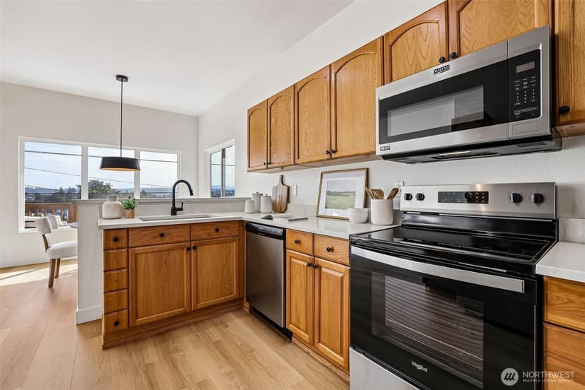 Property photo for 4205 34th Avenue S, Seattle photo 6