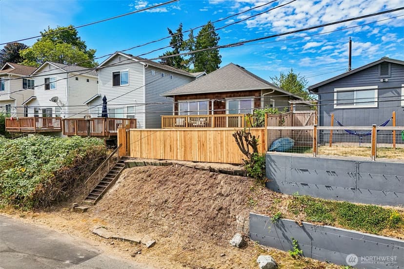 Property photo for 4205 34th Avenue S, Seattle photo 24
