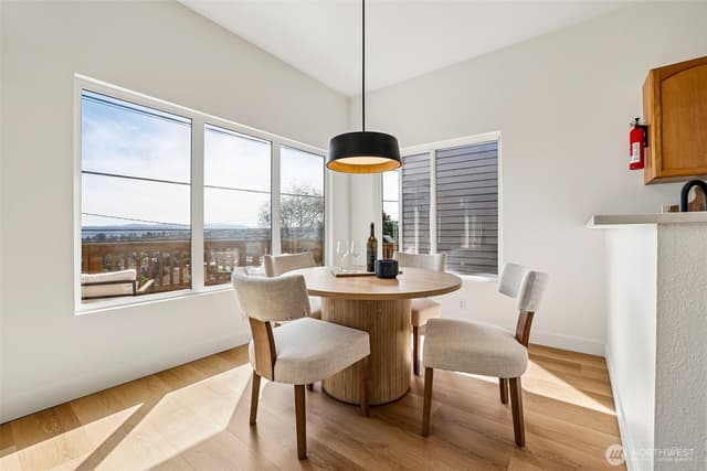 Property photo for 4205 34th Avenue S, Seattle photo 4