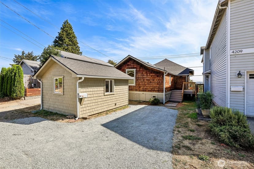 Property photo for 4205 34th Avenue S, Seattle photo 29