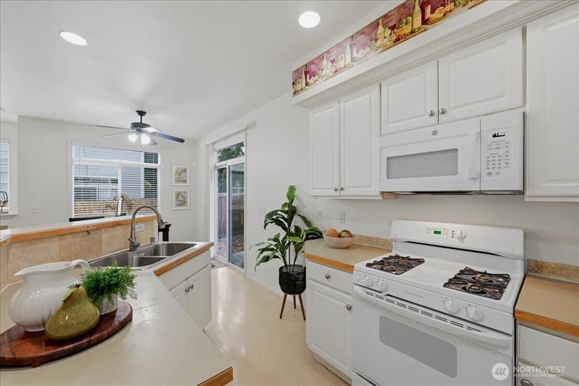 Property photo for 1526 121st Street SW, Everett photo 13