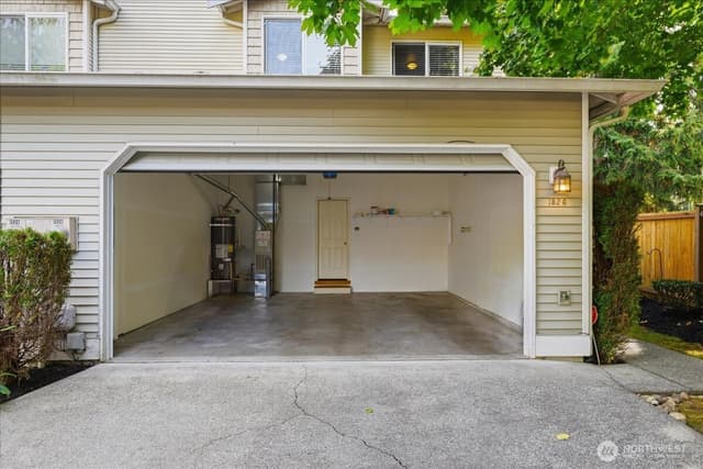 Property photo for 1526 121st Street SW, Everett photo 2