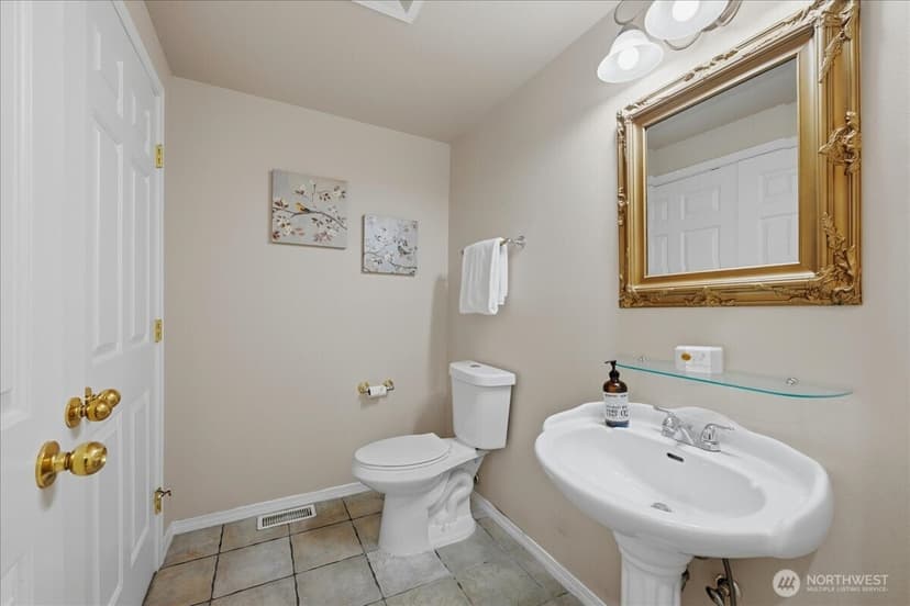 Property photo for 1526 121st Street SW, Everett photo 14