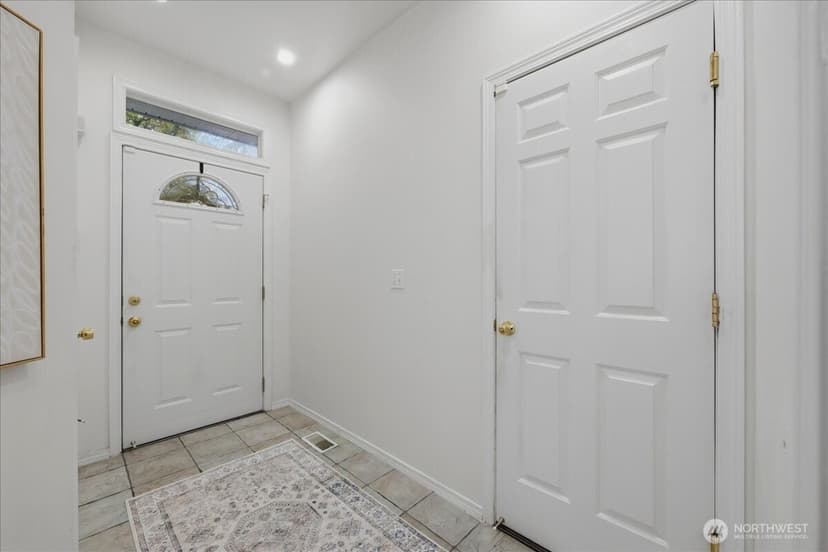 Property photo for 1526 121st Street SW, Everett photo 7