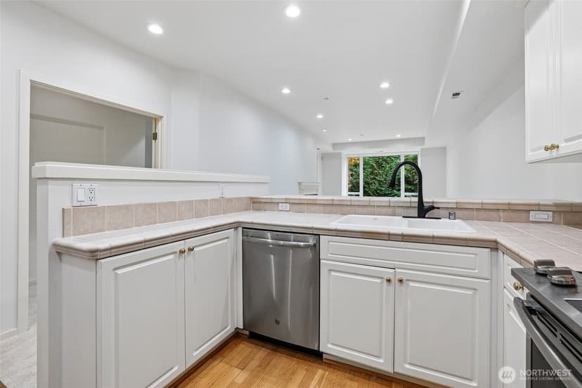 Property photo for 1805 134th Avenue SE #19, Bellevue photo 12