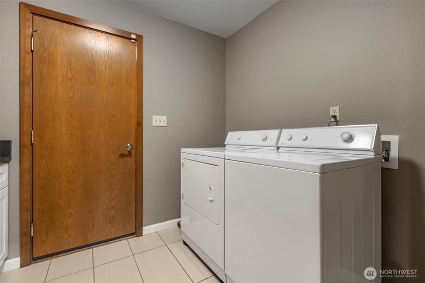Property photo for 19318 SE 328th Place, Kent photo 20