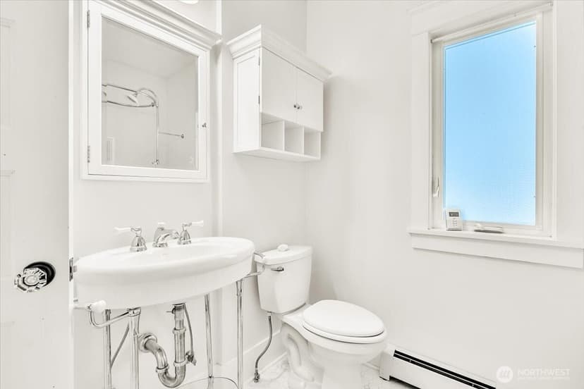 Property photo for 4049 40th Avenue SW, Seattle photo 14