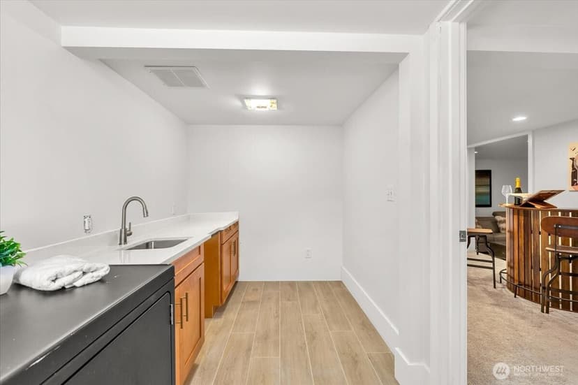Property photo for 4049 40th Avenue SW, Seattle photo 21