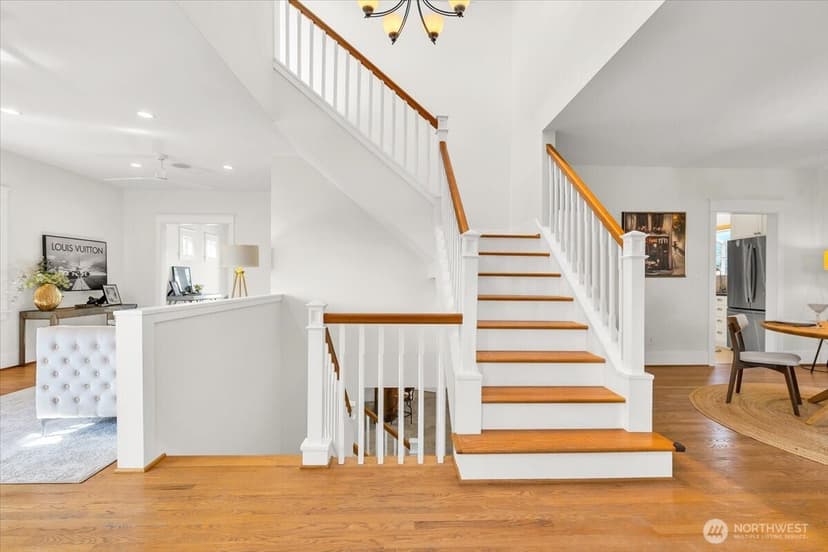 Property photo for 4049 40th Avenue SW, Seattle photo 5