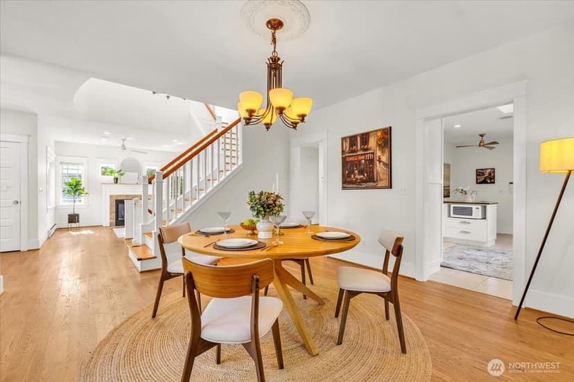 Property photo for 4049 40th Avenue SW, Seattle photo 15