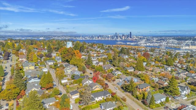 Property photo for 4049 40th Avenue SW, Seattle photo 2