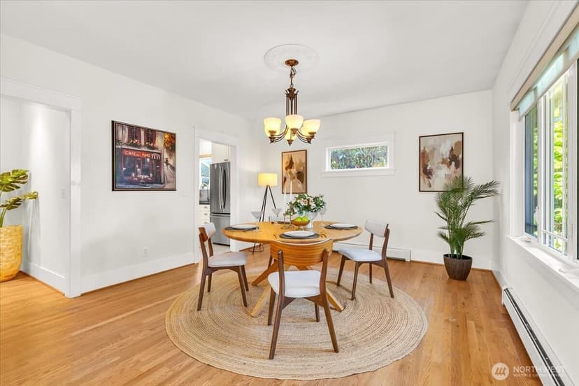 Property photo for 4049 40th Avenue SW, Seattle photo 10