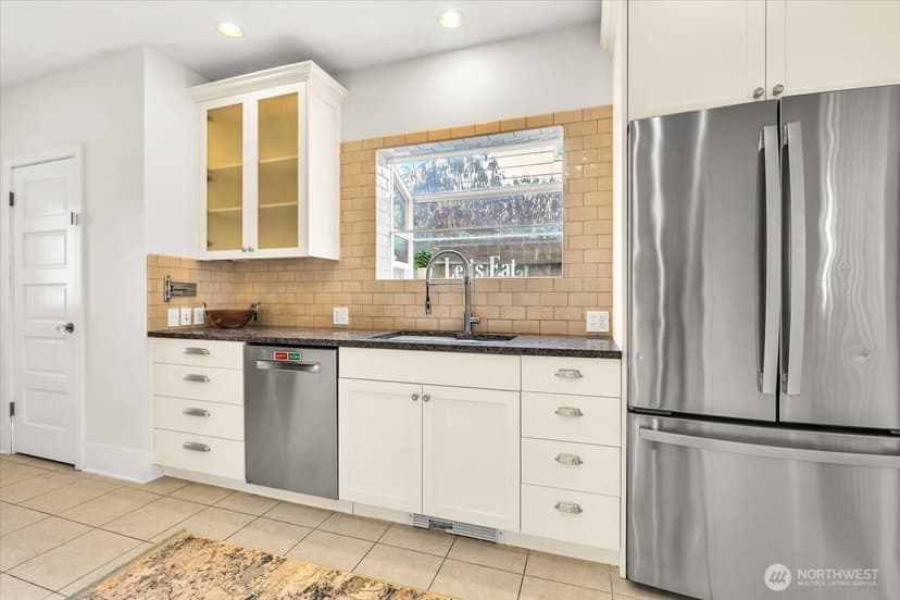 Property photo for 4049 40th Avenue SW, Seattle photo 18