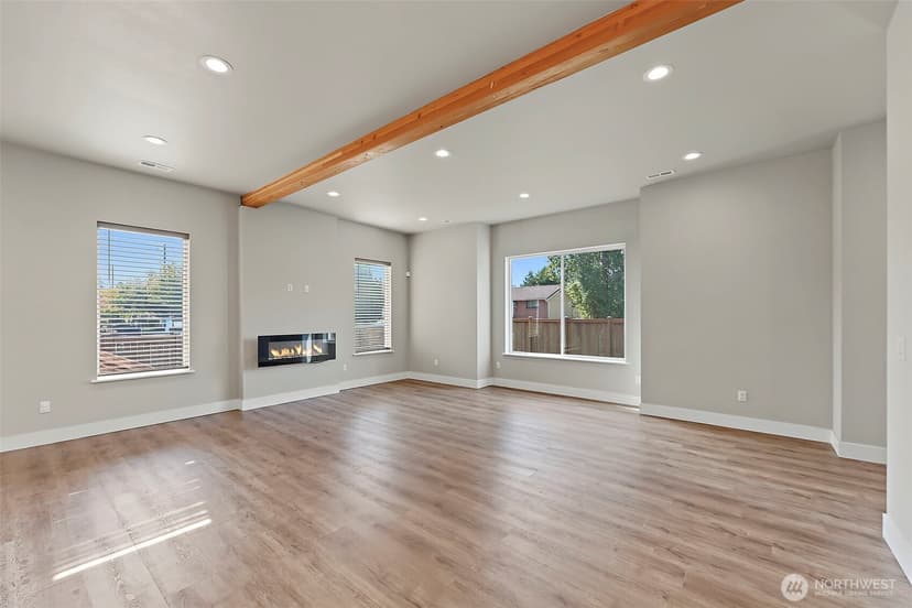 Property photo for 9917 McKinley Avenue E, Tacoma photo 6