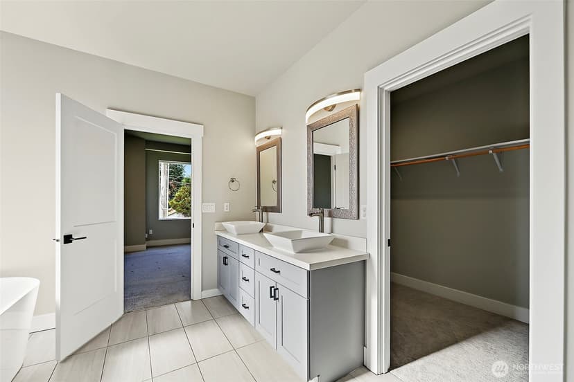 Property photo for 9917 McKinley Avenue E, Tacoma photo 26