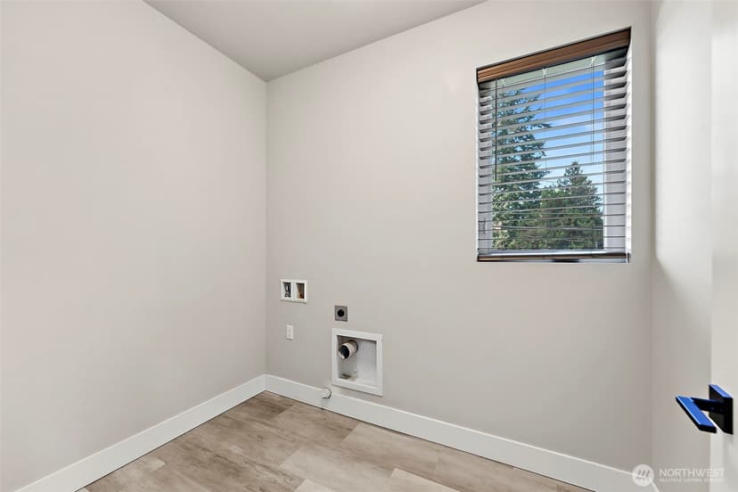 Property photo for 9917 McKinley Avenue E, Tacoma photo 22