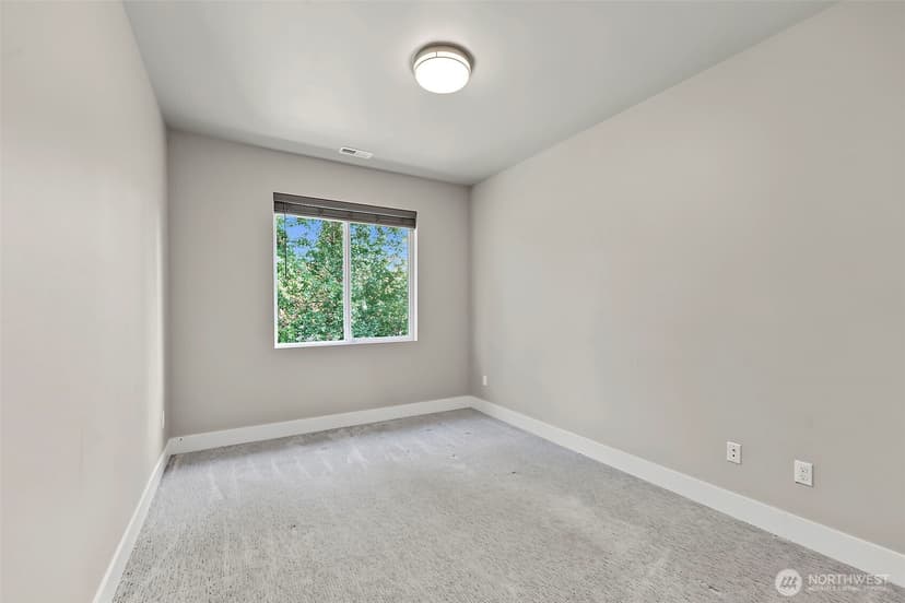 Property photo for 9917 McKinley Avenue E, Tacoma photo 21