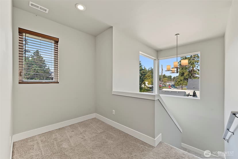 Property photo for 9917 McKinley Avenue E, Tacoma photo 18