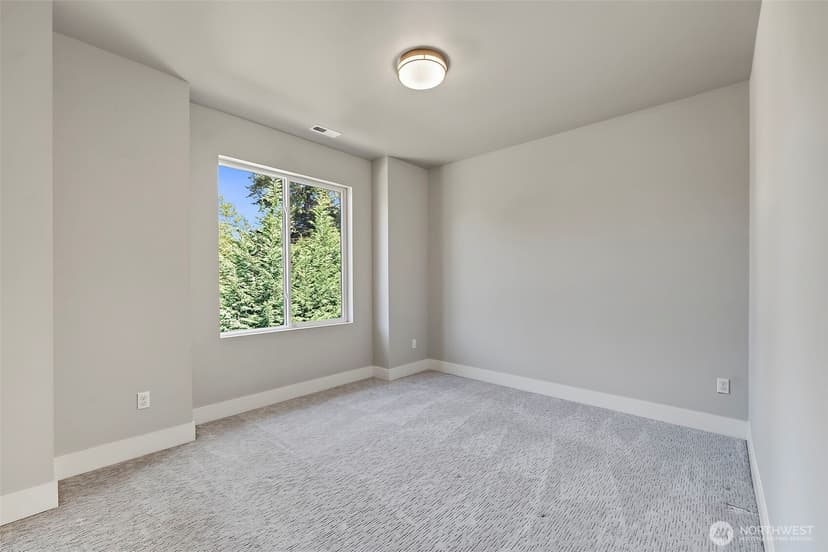 Property photo for 9917 McKinley Avenue E, Tacoma photo 19