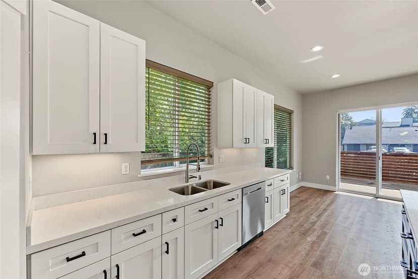 Property photo for 9917 McKinley Avenue E, Tacoma photo 15