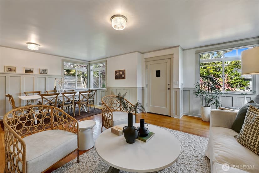 Property photo for 919 N 76th Street, Seattle photo 4