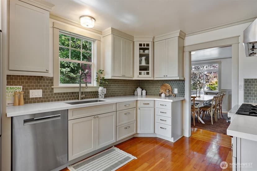 Property photo for 919 N 76th Street, Seattle photo 10