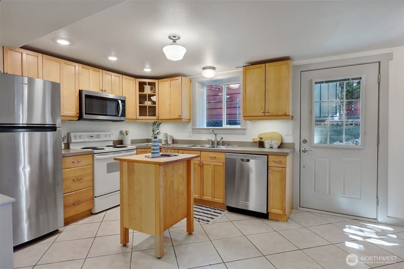 Property photo for 919 N 76th Street, Seattle photo 22