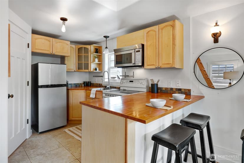 Property photo for 919 N 76th Street, Seattle photo 32